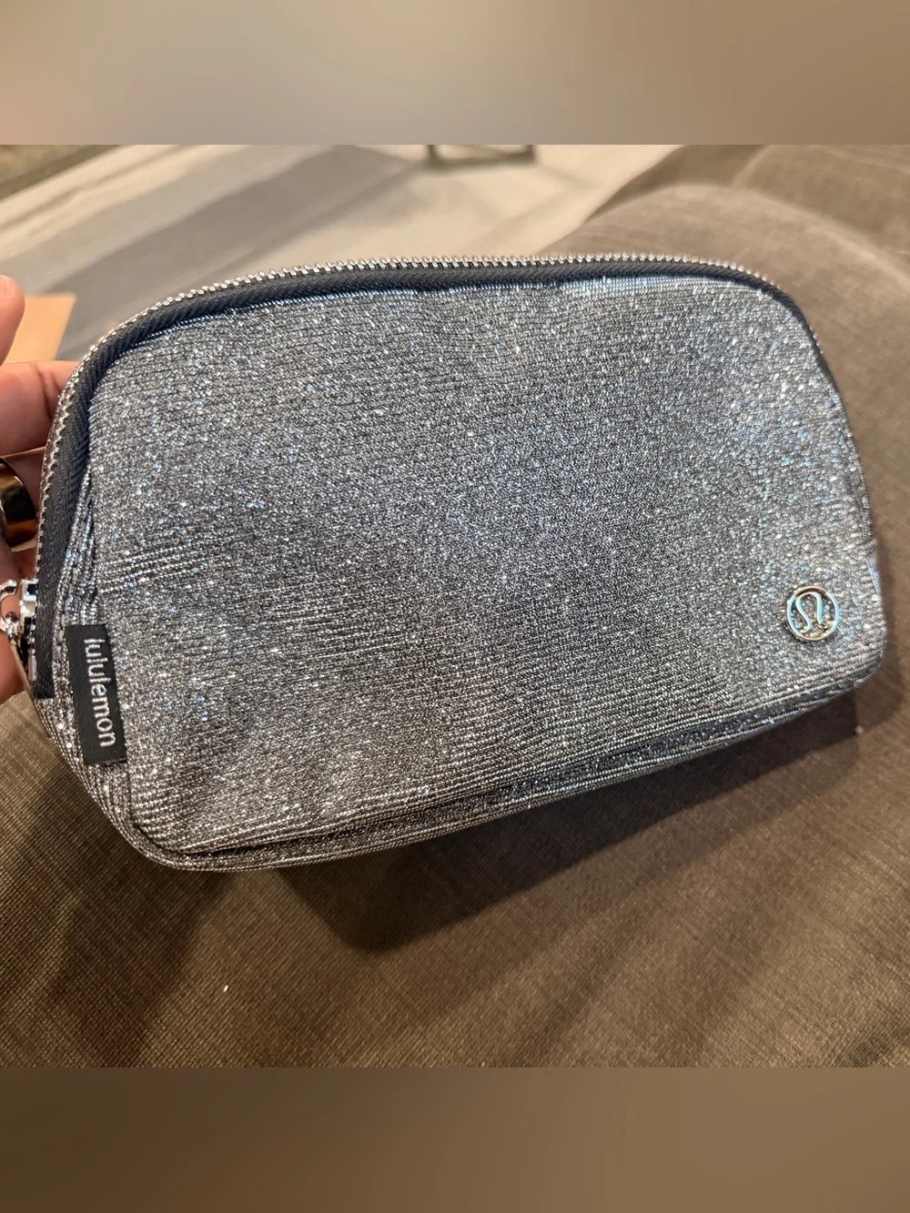 NWT Lululemon Everywhere Belt Bag 1L - Glitter - Picture 4 of 5